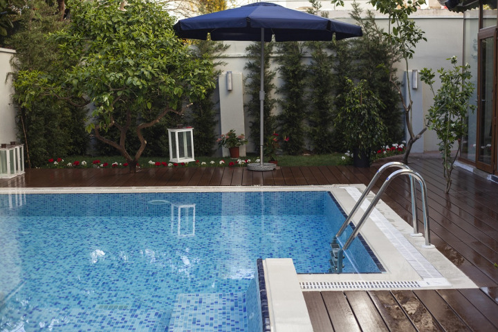 Malaga villa pool